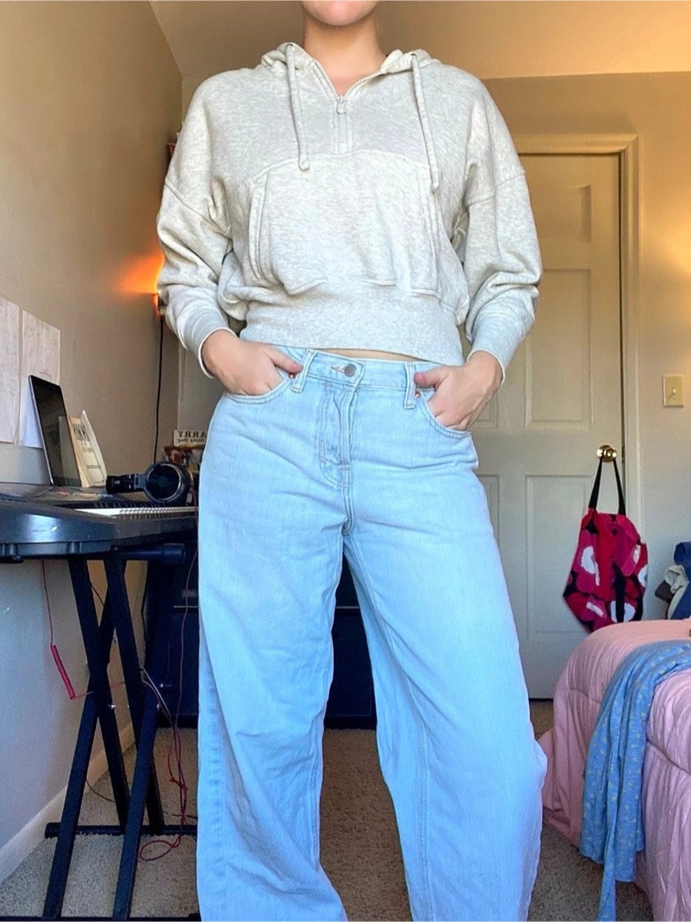 Aritzia Cropped Hoodie Size XS